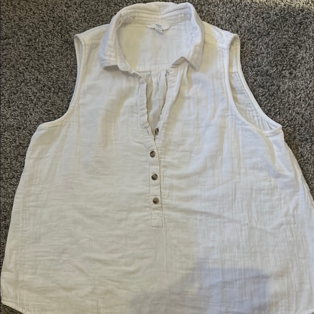 Women's White Sleeveless Top
